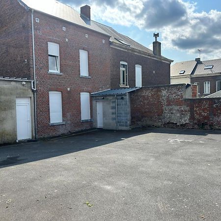 Superbe Studio Meuble Avec Parking Maubeuge Exterior foto